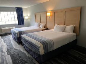 Days Inn & Suites by Wyndham Williamsburg IA North